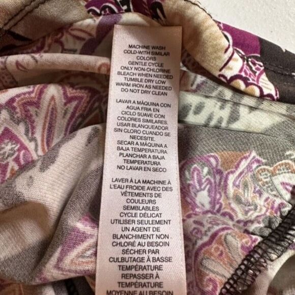 Chico’s Top Size Medium Mixed Print Floral Leopard Long Sleeve Stretch Travel - Picture 11 of 11